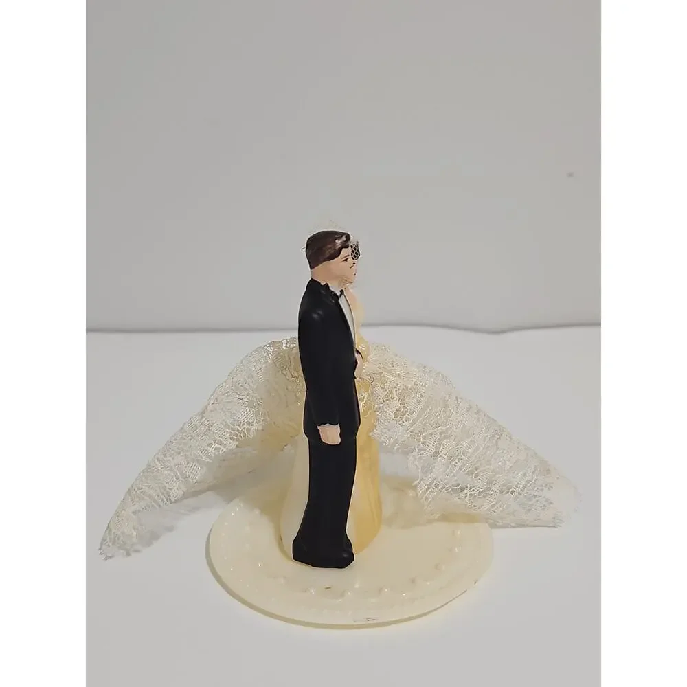 Vintage Bride Groom Wedding Cake Topper Lace Veil 50s 60s Retro Coquette